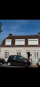 Photo de galerie - Pose de châssis profil rénovation pour les chiens assis et habillage des façades en komacel 10 mm , pose de volet roulant extérieur, manœuvre par sangle 