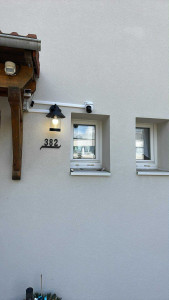 Photo de galerie - Pose caméra +applique mural extérieur 