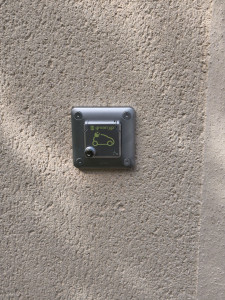 Photo de galerie - Installation d'une prise renforcée verrouillée GreenUp