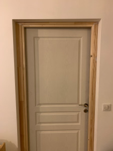 Photo de galerie - Installation d'une porte avec bati