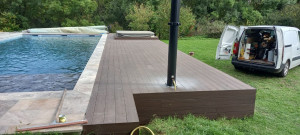 Photo de galerie - Terrasse 60m² en composite,  intégration jacuzzi 