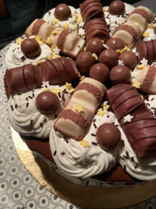 Photo de galerie - Layer cake kinder Bueno 