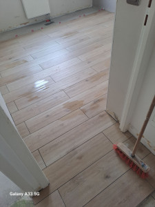 Photo de galerie - Pose carrelage 120 × 20