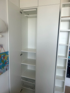 Photo de galerie - Montage en kit d'une armoire ikea à deux battants de 260×80 cm