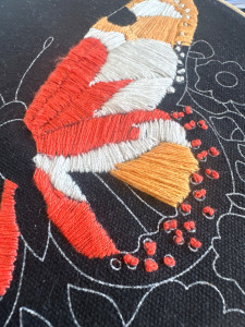 Photo de galerie - Broderie en cours sur un sac