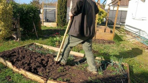 Photo de galerie - Préparation d'un petit potager 