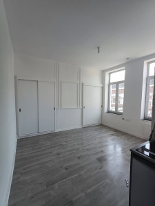 Photo de galerie - Remplacement parquet+ mise en peinture de toute la pièce 