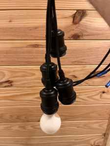 Photo de galerie - Câblage de l'un lustre personnalisé 