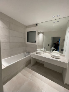 Photo de galerie - Rénovation d’une salle de bain complète 