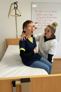 Photo de galerie - Lever d’une personne à mobilité réduite (lors de ma formation) 