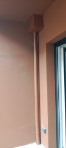 Photo de galerie - Pose d'un EP évacuations eaux pluviales dans une terrasse.