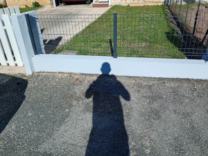 Photo de galerie - Reprise de peinture sur un muret extérieur 