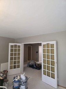 Photo de galerie - Peinture intérieure, murs et plafonds. Préparation soignée, enduit et finitions de qualité.