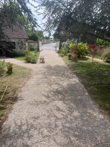 Photo de galerie - Regarnissage allée gravillonnée après 