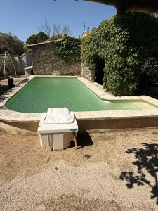 Photo de galerie - Remise en route piscine, après nettoyage bassin et traitement + nettoyage margelle 