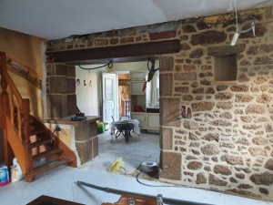 Photo de galerie - Création d'une ouverture ainsi que la réalisation des joints de pierre