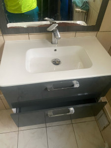 Photo de galerie - Pose de lavabo 