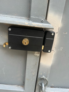 Photo de galerie - Changement d'une serrure porte d'entrée 