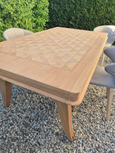 Photo de galerie - Relooking table en hêtre (ponçage a la main)