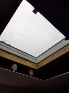 Photo de galerie - Isolation toit sur création velux toit
enduit, placo et peinture de finition 