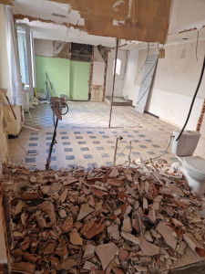 Photo de galerie - Ouverture de mure porteur et évacuation des gravats 