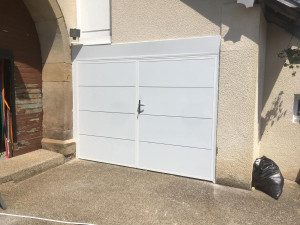 Photo de galerie - Porte de garage battantes en aluminium 