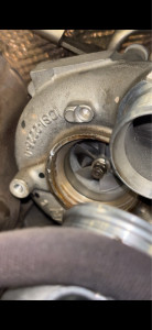 Photo de galerie - Changement des deux turbo car un était à l’arrêt sur un V8 Bentley. 