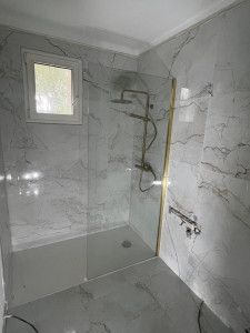 Photo de galerie - Réalisation complète d’une douche à l’italienne – Finition marbre