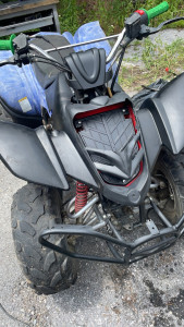 Photo de galerie - Petit travaux effectuer sur un quad, moteur entier changer et peinture refaite