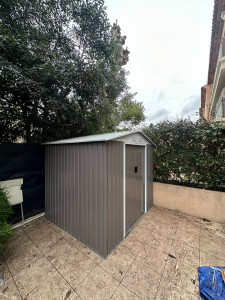 Photo de galerie - Montage d’un abris de jardin 