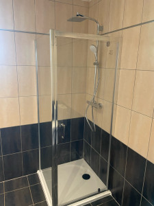 Photo de galerie - Installation de cabine de douche avec mitigeur ✅