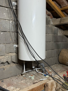 Photo de galerie - Pose chauffe-eau 150 l dans comble