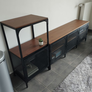 Photo de galerie - Assemblage d'un meuble en kit