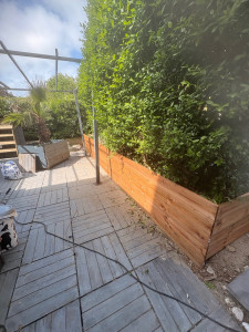 Photo de galerie - Enlèvement de l’ancien bois + création de la nouvelle ossature. 