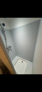 Photo de galerie - Peinture faïence salle de bain + réparation fissure bac à douche avec résine époxy.