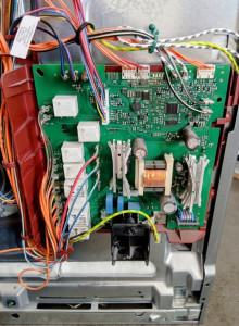 Photo de galerie - Remplacement d’un module de puissance sur un four 