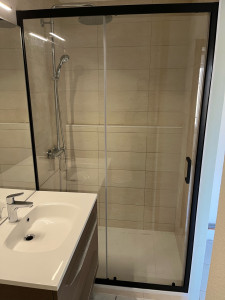 Photo de galerie - Rénovation salle de bain, transformation baignoire en douche