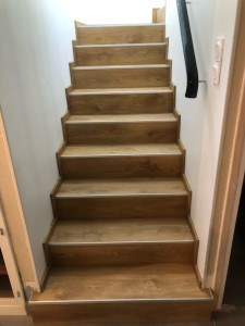Photo de galerie - Habillage d’escalier béton en parquet 