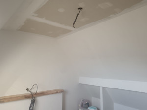 Photo de galerie - Chantier en cour, pose de placo isolation,
Électricité de l'ensemble 
Réalisation de bande et de ratissage 