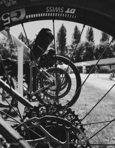 Photo de galerie - Réparation velo pendant l'événement la Gravienne édition 2024