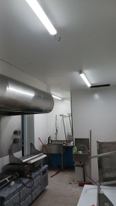 Photo de galerie - Installation électrique complète d'une cuisine professionnel. 