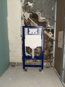 Photo de galerie -     Installation de WC suspendu