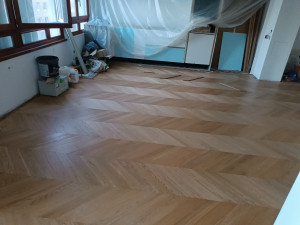 Photo de galerie - Parquet  Point Hongrie.
 N'hésitez pas à me contacter. Pour voir davantage de photos de ce parquet, je peux vous en envoyer directement sur le site.