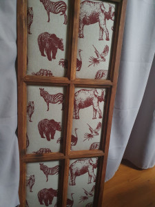 Photo de galerie - Recyclage d'une fenêtre en pense bête ou décoration chambre 