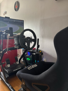 Photo de galerie - Disponible pour montage setup simracing, pour vos soucis informatique, montage de pc etc