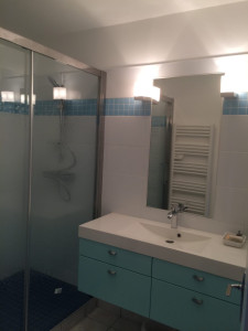 Photo de galerie - Rénovation douche + meuble vasque et sèche serviettes 