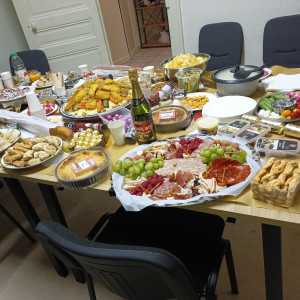 Photo de galerie - Repas de fête avec toutes les AVS où je travaille.