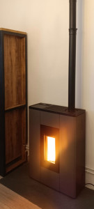 Photo de galerie - Installation d'un poêle à granulés  Melissa du groupe red de chez mcz 