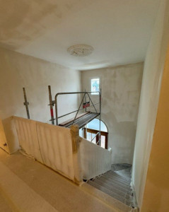 Photo de galerie - Réalisation travaux cage d'escalier (avant)