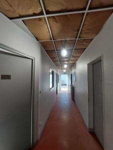 Photo de galerie - Remplacement dalle de faux plafond et Remplacement laine de verre 